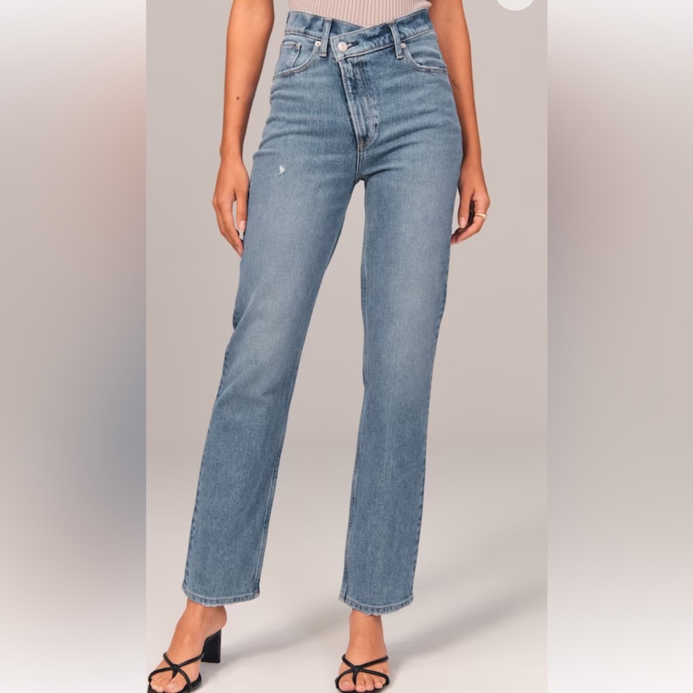 Abercrombie and Fitch 90s straight ultra high rise, curve love, size 27/4R